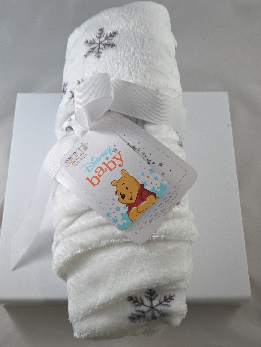 Disney Baby White Winnie the Pooh Snowflake Baby Blanket